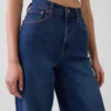 Jeans mit hoher Leibhöhe und weitem Bein