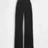 Jeans mit hoher Leibhöhe und weitem Bein