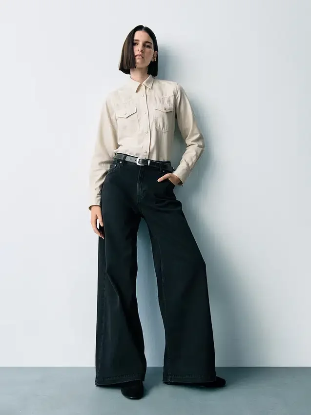 Jeans mit hoher Leibhöhe und weitem Bein
