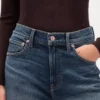 Jeans mit hoher Leibhöhe und weitem Bein