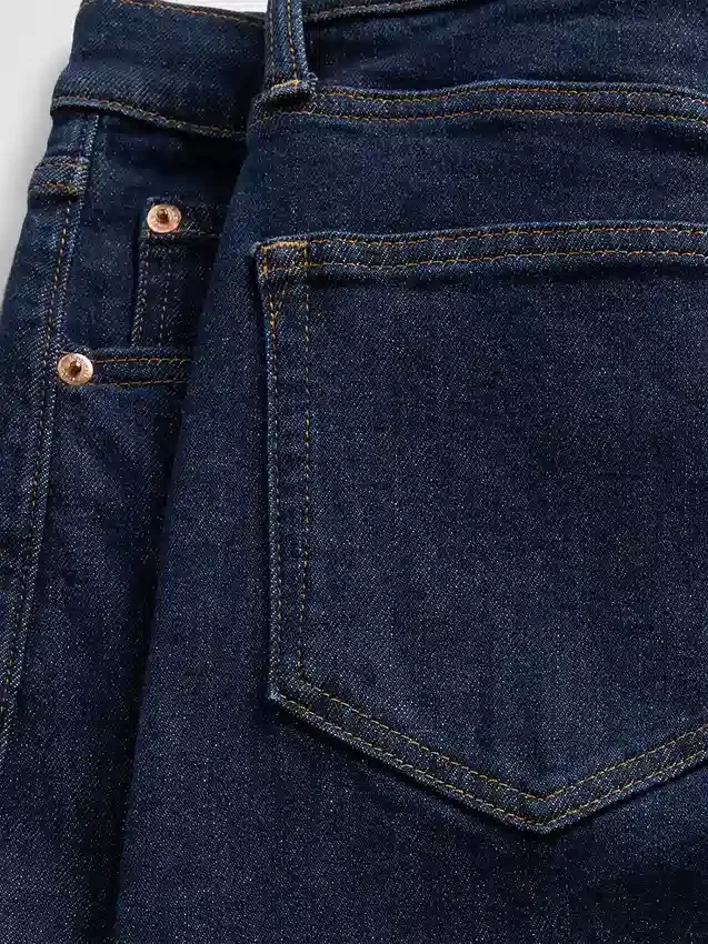 Jeans mit hoher Leibhöhe und weitem Bein