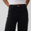 Jeans mit hoher Leibhöhe und weitem Bein