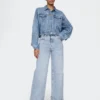 Jeans mit hoher Leibhöhe, weitem Bein und Umschlag