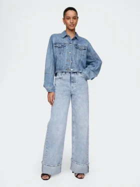 Jeans mit hoher Leibhöhe, weitem Bein und Umschlag