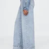 Jeans mit hoher Leibhöhe, weitem Bein und Umschlag