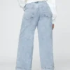Jeans mit hoher Leibhöhe, weitem Bein und Umschlag