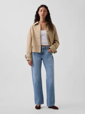 Jeans mit mittlerer Leibhöhe, geradem Schnitt und schmal zulaufendem Bein
