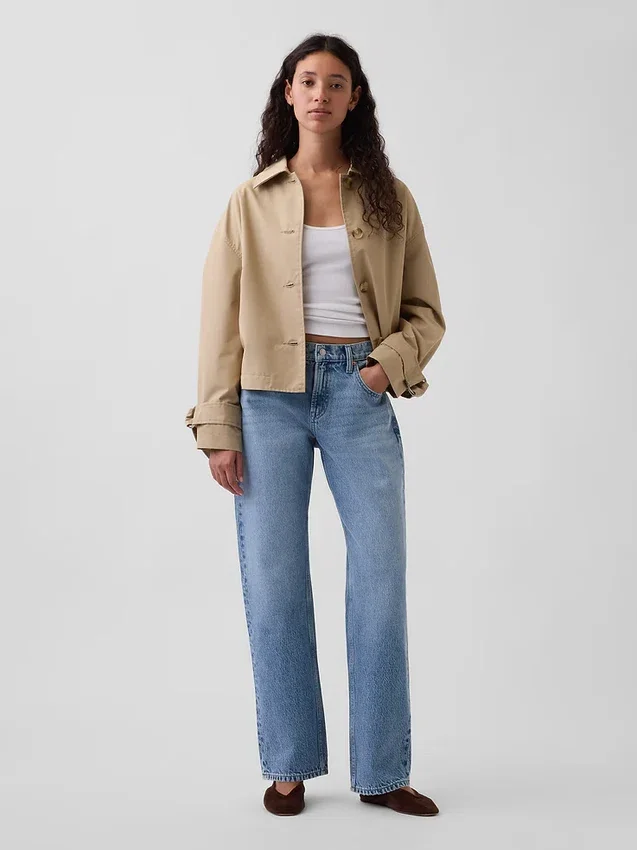 Jeans mit mittlerer Leibhöhe, geradem Schnitt und schmal zulaufendem Bein