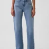 Jeans mit mittlerer Leibhöhe, geradem Schnitt und schmal zulaufendem Bein