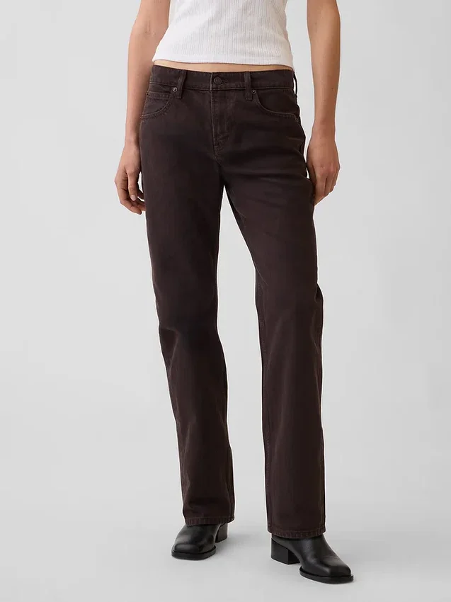 Jeans mit mittlerer Leibhöhe, geradem Schnitt und schmal zulaufendem Bein