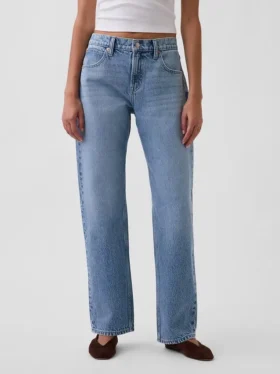 Jeans mit mittlerer Leibhöhe, geradem Schnitt und schmal zulaufendem Bein