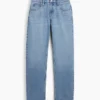 Jeans mit mittlerer Leibhöhe, geradem Schnitt und schmal zulaufendem Bein