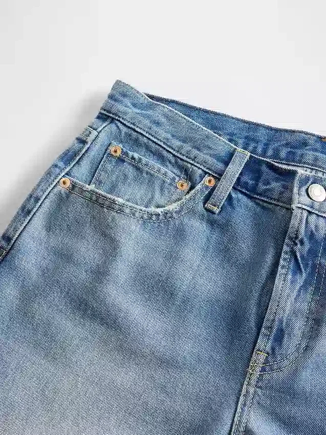 Jeans mit mittlerer Leibhöhe, steifer Passform und geradem Schnitt