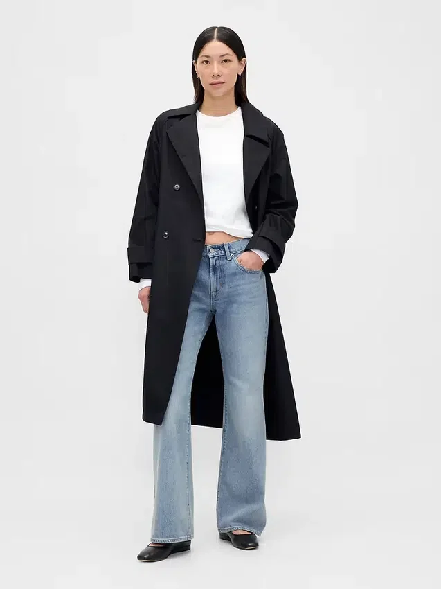 Jeans mit mittlerer Leibhöhe, steifer Passform und lockerem Flare-Schnitt