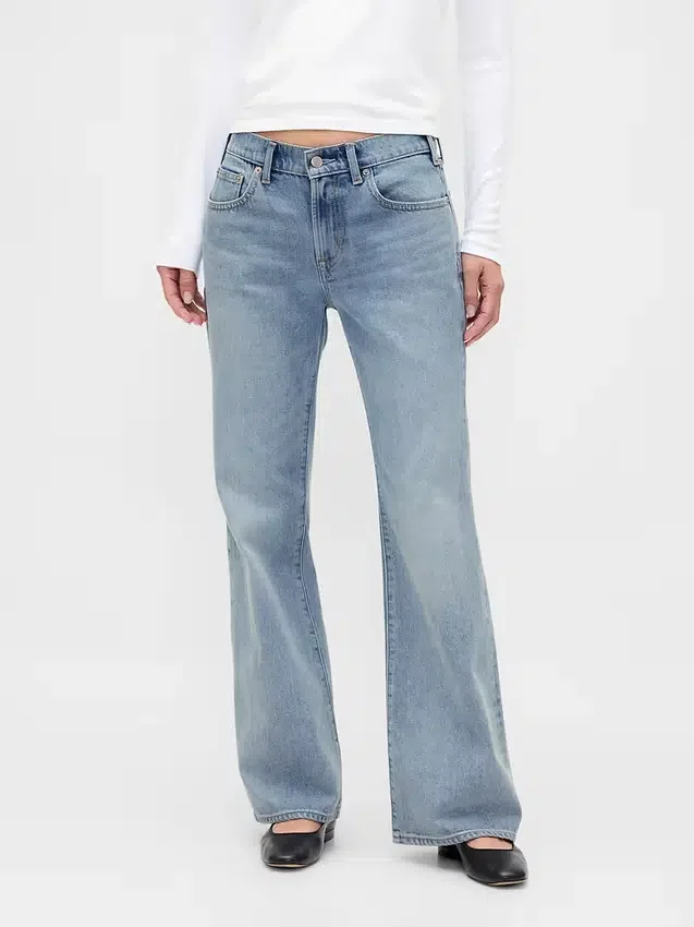 Jeans mit mittlerer Leibhöhe, steifer Passform und lockerem Flare-Schnitt