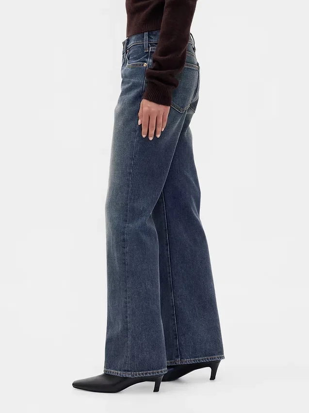 Jeans mit mittlerer Leibhöhe, steifer Passform und lockerem Flare-Schnitt