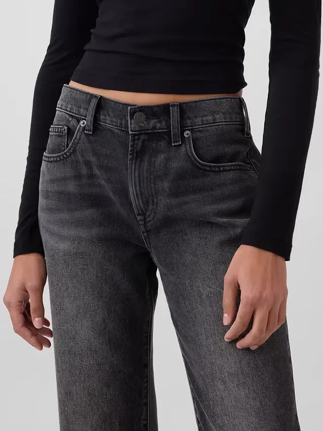 Jeans mit mittlerer Leibhöhe, steifer Passform und lockerem Flare-Schnitt
