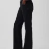 Jeans mit mittlerer Leibhöhe und geradem, lockerem Schnitt