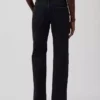 Jeans mit mittlerer Leibhöhe und geradem, lockerem Schnitt