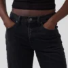 Jeans mit mittlerer Leibhöhe und geradem, lockerem Schnitt