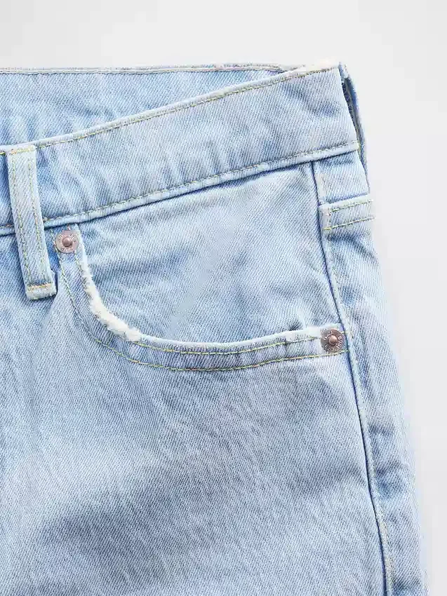 Jeans mit mittlerer Leibhöhe und geradem, lockerem Schnitt
