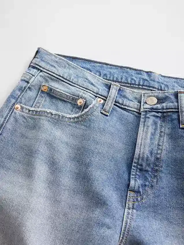 Jeans mit mittlerer Leibhöhe und geradem, lockerem Schnitt
