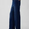 Jeans mit mittlerer Leibhöhe und lockerem Flare-Schnitt