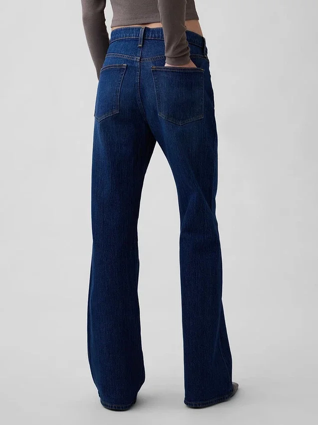 Jeans mit mittlerer Leibhöhe und lockerem Flare-Schnitt