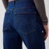 Jeans mit mittlerer Leibhöhe und lockerem Flare-Schnitt