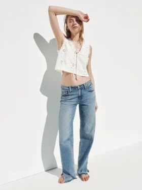 Jeans mit niedriger Leibhöhe im 90er-Jahre-Stil, locker sitzend, mit gespaltenem Saum