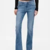 Jeans mit niedriger Leibhöhe, langem, schmalem Schnitt und geschlitztem Saum