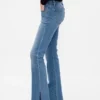 Jeans mit niedriger Leibhöhe, langem, schmalem Schnitt und geschlitztem Saum