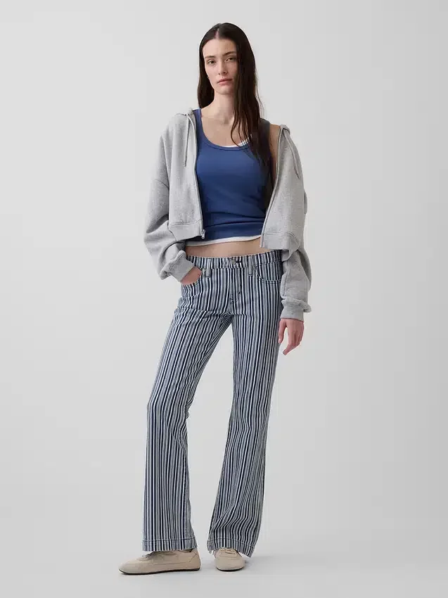 Jeans mit niedriger Leibhöhe, langem Schnitt und schmaler Passform in Streifenoptik