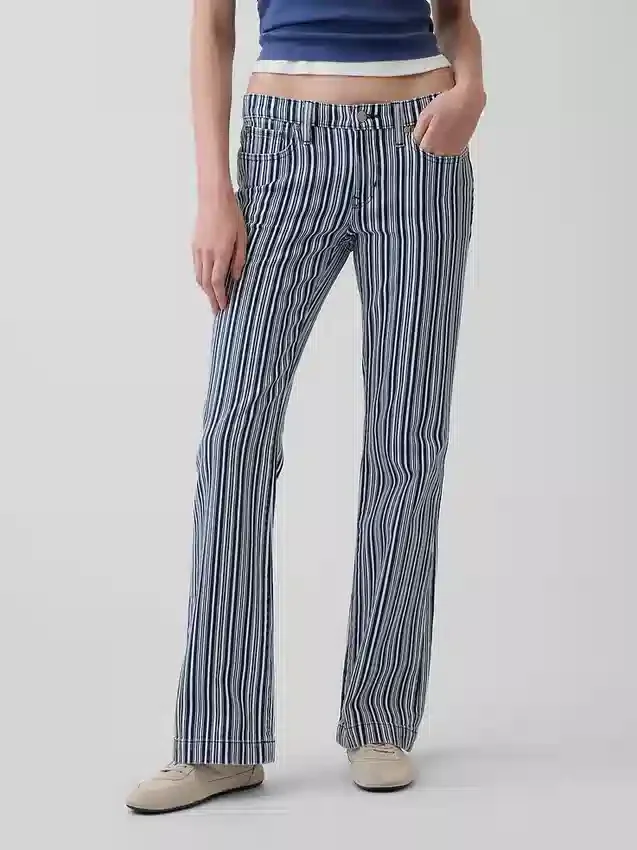 Jeans mit niedriger Leibhöhe, langem Schnitt und schmaler Passform in Streifenoptik