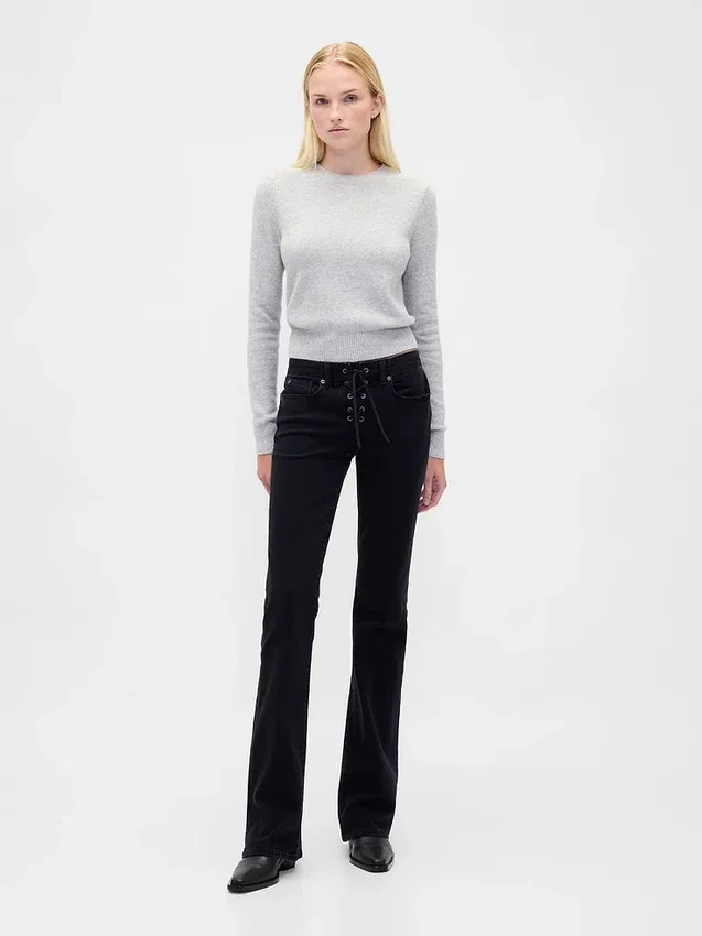 Jeans mit niedriger Leibhöhe, langem Schnitt und schmaler Passform, zum Schnüren