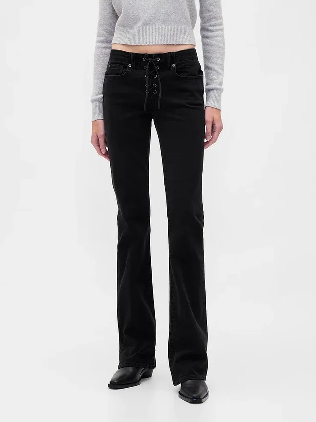 Jeans mit niedriger Leibhöhe, langem Schnitt und schmaler Passform, zum Schnüren