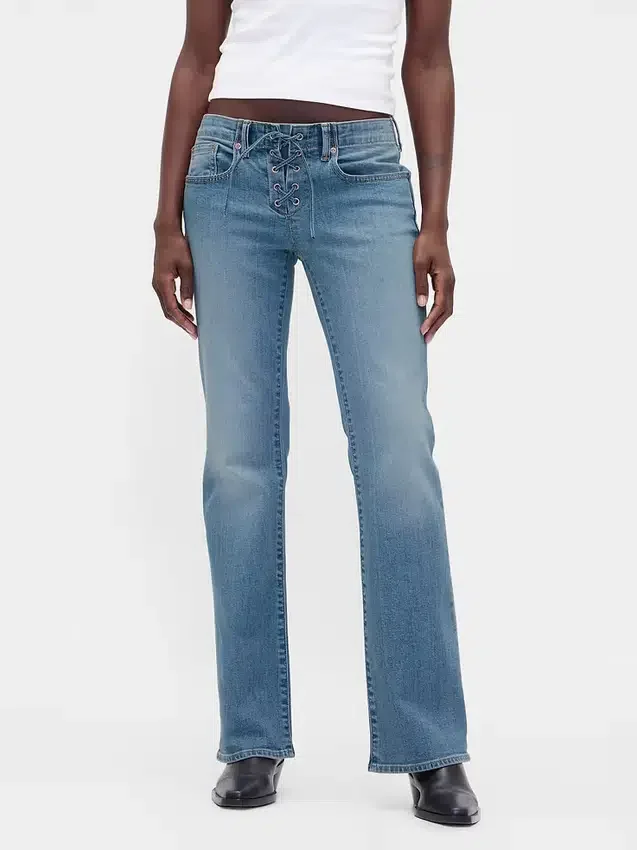 Jeans mit niedriger Leibhöhe, langem Schnitt und schmaler Passform, zum Schnüren