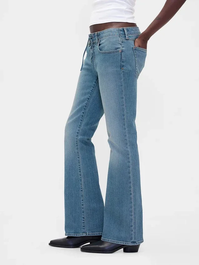 Jeans mit niedriger Leibhöhe, langem Schnitt und schmaler Passform, zum Schnüren
