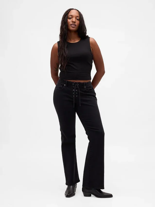 Jeans mit niedriger Leibhöhe, langem Schnitt und schmaler Passform, zum Schnüren