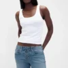 Jeans mit niedriger Leibhöhe, langem Schnitt und schmaler Passform, zum Schnüren