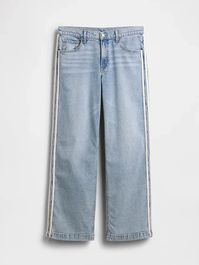 Jeans mit niedriger Leibhöhe, lockerer Passform und seitlichen Streifen im 90er-Jahre-Stil