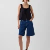 Jeansshorts mit mittlerer Leibhöhe und langem Schnitt