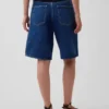 Jeansshorts mit mittlerer Leibhöhe und langem Schnitt
