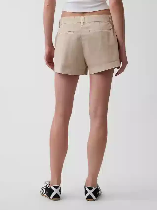 Khaki-Shorts mit mittlerer Leibhöhe