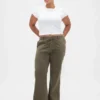 Khakihose mit niedriger Leibhöhe und lockerem Flare-Schnitt