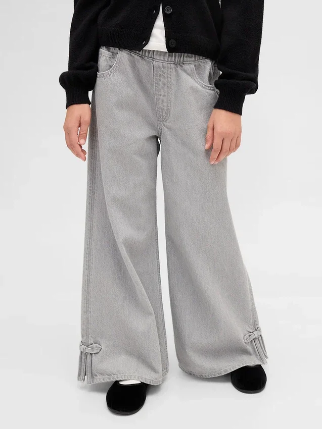 Kinder-Baggy-Jeans mit niedriger Leibhöhe, Schleife und gespaltenem Saum
