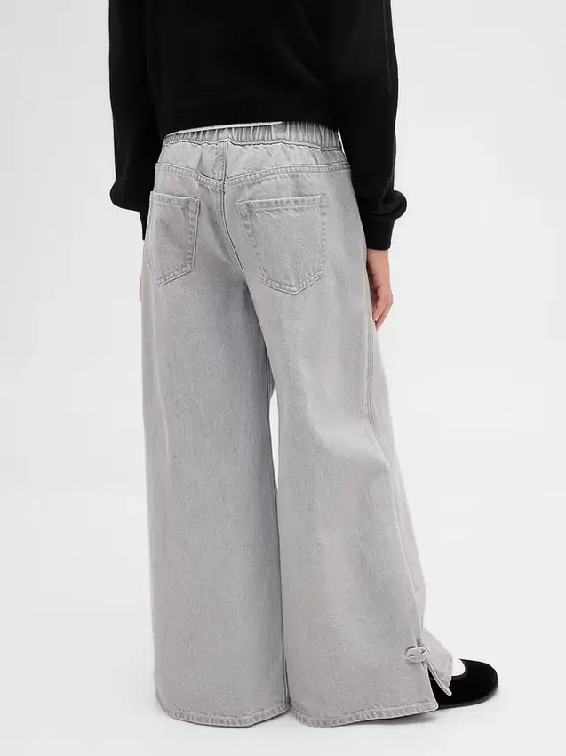 Kinder-Baggy-Jeans mit niedriger Leibhöhe, Schleife und gespaltenem Saum
