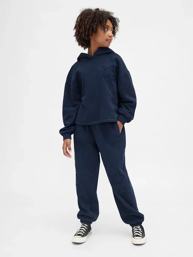 Kinder-Hoodie „Vintagesoft“ im lockeren Schnitt mit Aufnäher