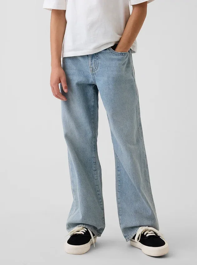 Kinder-Jeans im 90er-Jahre-Stil, locker geschnitten