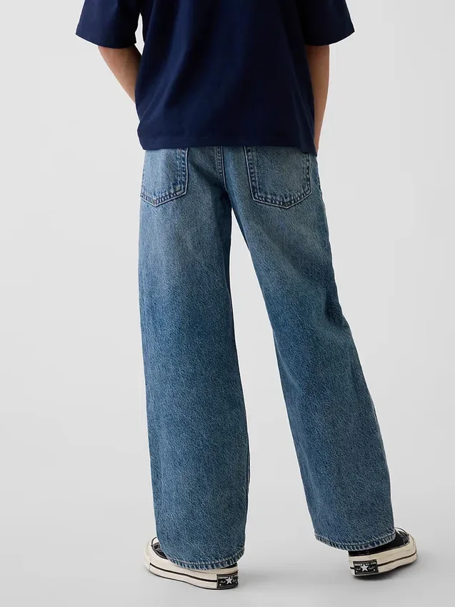 Kinder-Jeans im 90er-Jahre-Stil, locker geschnitten